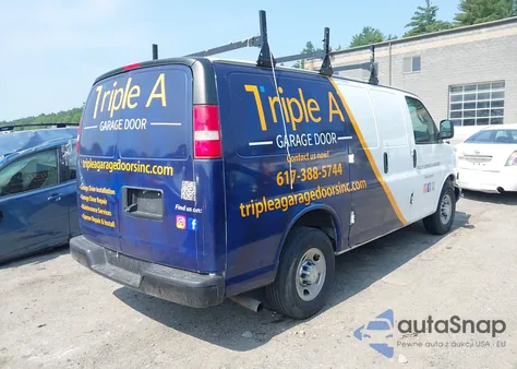 2016 Chevrolet Express 2500 Work Van z USA, uszkodzony, nr VIN 1GCWGAFF2G1142040